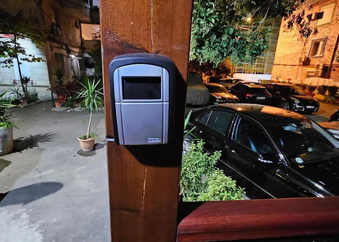 Endi Centre * טיראנה